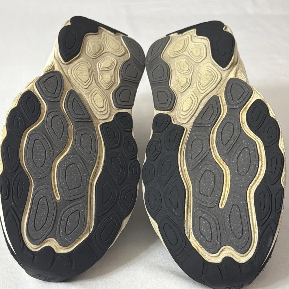 New Balance 860 Men's Black‎ and White Athletic Shoes size 12.5 D Comfy Gym Shoe